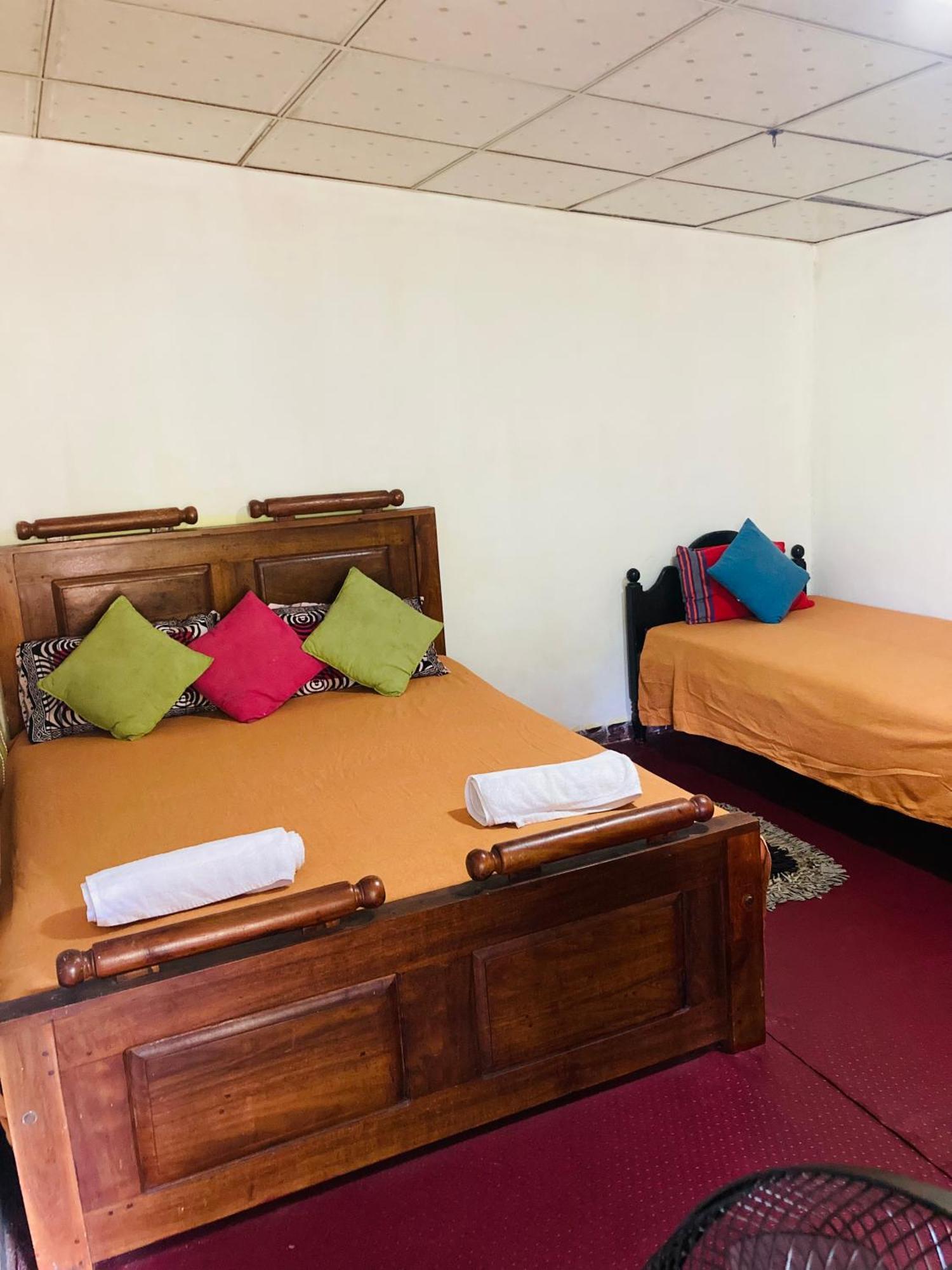 Malee Homestay Polonnaruwa Bagian luar foto