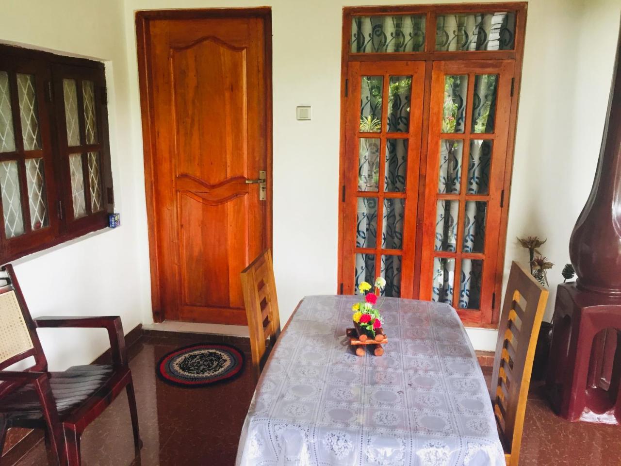 Malee Homestay Polonnaruwa Bagian luar foto