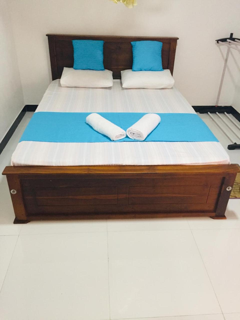 Malee Homestay Polonnaruwa Bagian luar foto